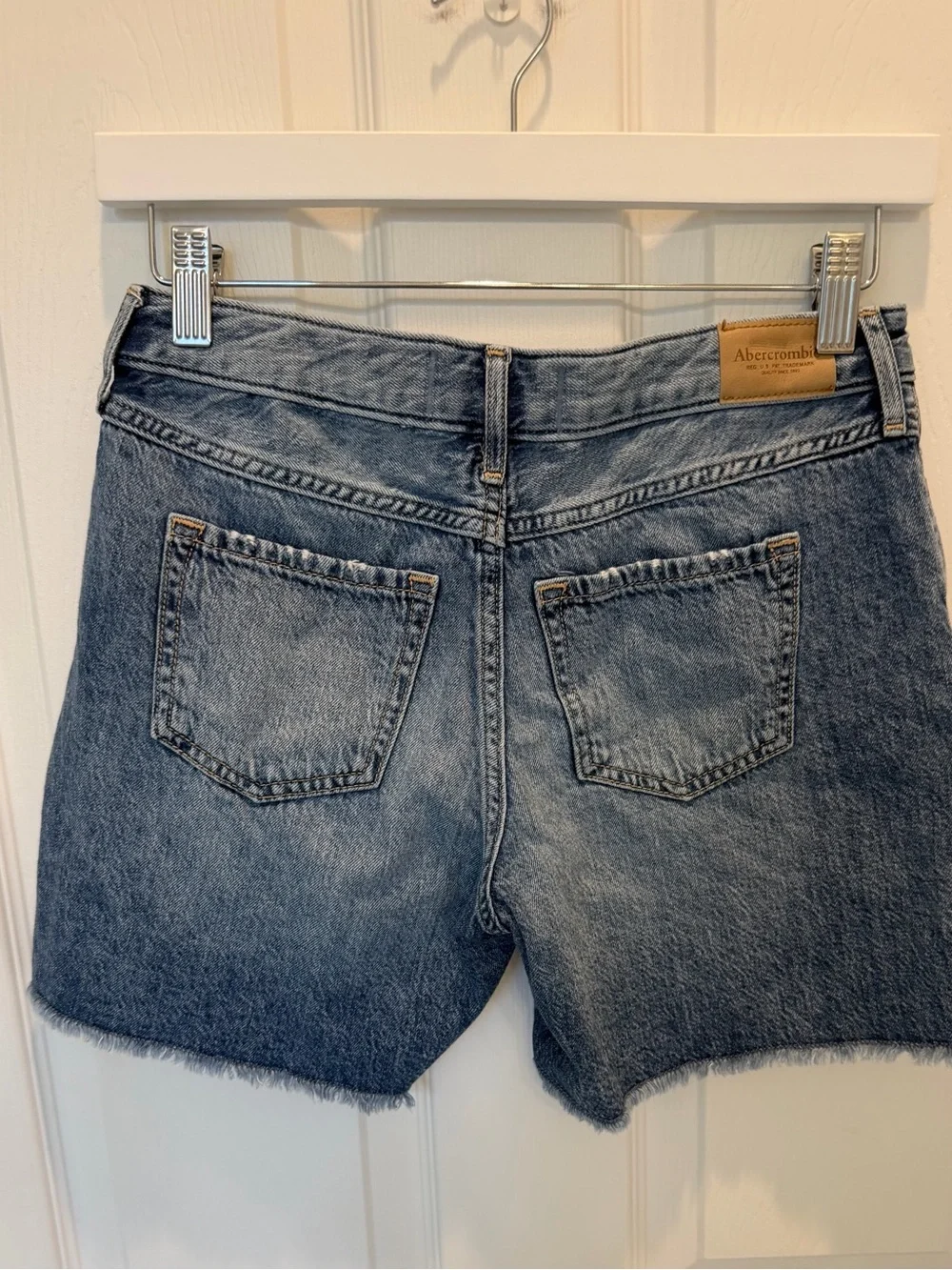 Abercrombie Kids Girls Mid Rise Baggy Denim Shorts Distressed Size 15/16